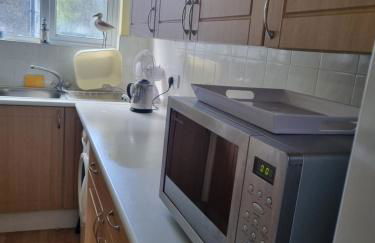 Beautiful Ground floor flat in the Heart of Rochester with balcony mobility friendly - Photo 15