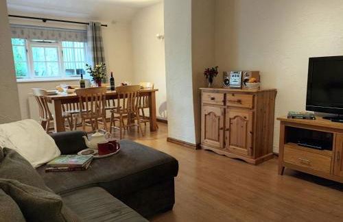 Rural Farm Stay with 6 cottages, 4 miles to Barnstaple, Pet friendly, Daily animal experiences, Outdoor heated pool, Games barn, Free fast WiFi, Free parking - Foto 53