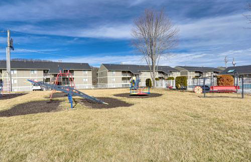 Lakefront Osage Beach Abode w/ Grill & Pool Access - Foto 27