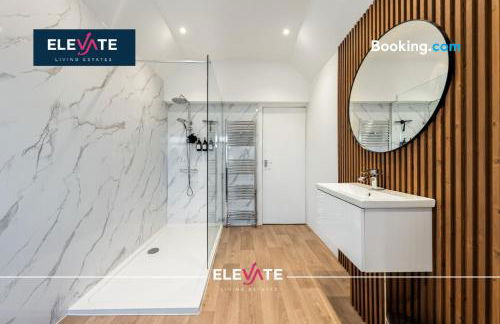 Last-Minute Specials l Limited-Time Deal l Sleeps Up To 6 Guest l Free Parking, Families, Business Stay l By Elevate Living Estates Short Lets & Serviced Accommodation Northampton - Photo 12