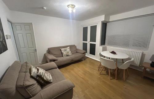 Truehome apartment in South London - Photo 2