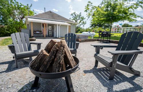 Historic Farm Cottage on 800-Acre Orchard - Foto 20