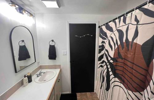 Tiki Escape w/ Amazing Mountain and Marsh Backdrop - Foto 30