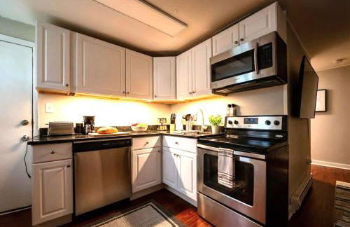 Redwood Loft at Park Place King bed Walk in Closet Fast Wifi and Free Coffee - Foto 8