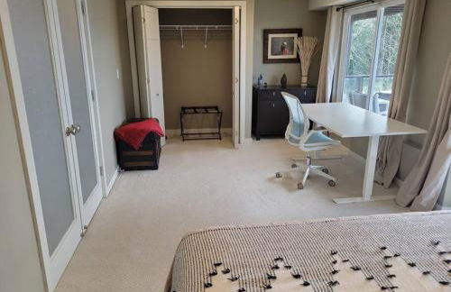 Quintessential Seattle Water Views w HotTub - Foto 16