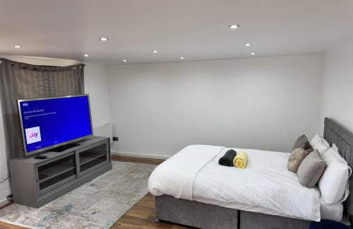 Cozy Studio - Near Stadium - Free Parking - Photo 5