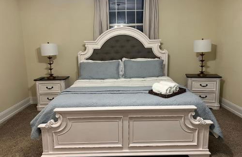 Beautiful River front home with private pool - Foto 13