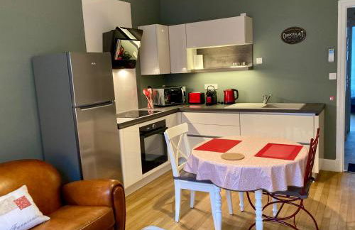 La maison Virginie 1 à 2 pers charmant central-parking gratuit- linge- fibre- proximité port lac canal piscine - Photo 8