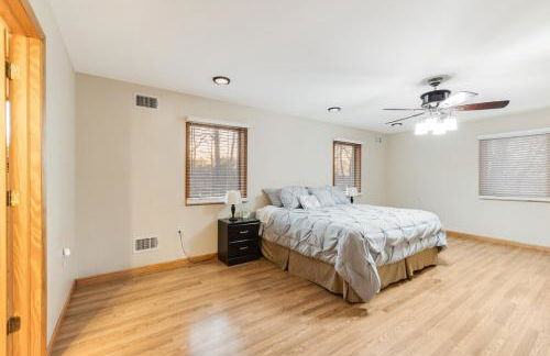 Mansion in the Hills with Pool - Foto 23