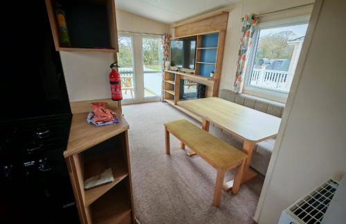 Flamingo Land Cedar Wood 118 - Photo 4