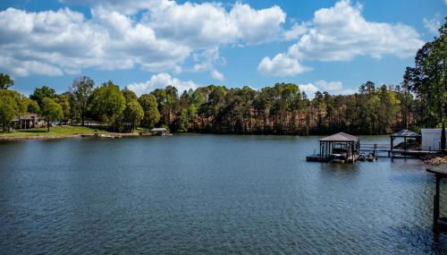 Castaway Cove -Lake Norman Waterfront Home with Private Dock - Foto 2