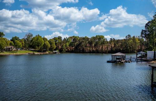 Castaway Cove -Lake Norman Waterfront Home with Private Dock - Foto 2