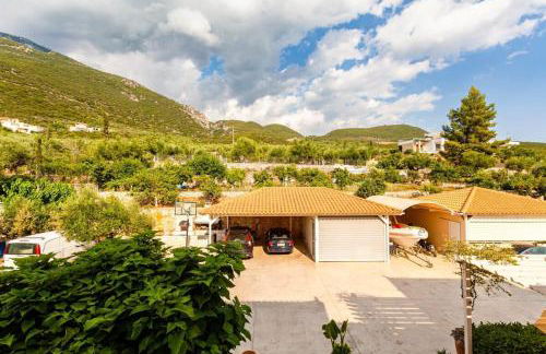 Sunset Paradise - Verga's Utimate Seaview Getaway - Photo 32