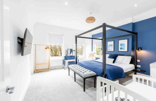 The Lymington Hub Slps 13 hot tub/chef/spa - Photo 32