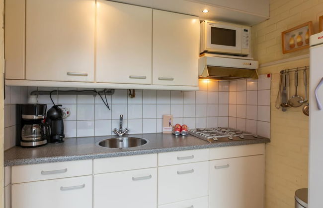 Holiday Home in De Punt With Pool & Garden - Photo 9