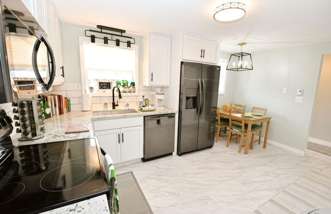 Modern Home Just Mins to Notre Dame 52723 - Foto 7