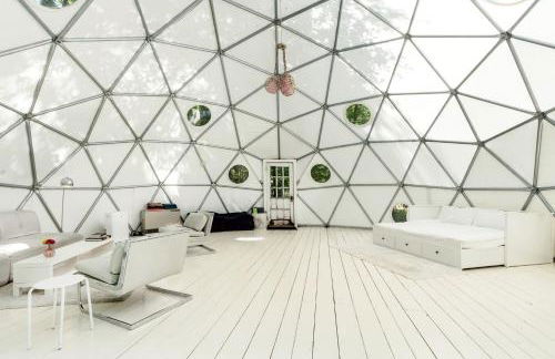 Incredible Spacious Dome for A Group Glamping Experience Surrounded by Nature in Woodridge, New York - Foto 12