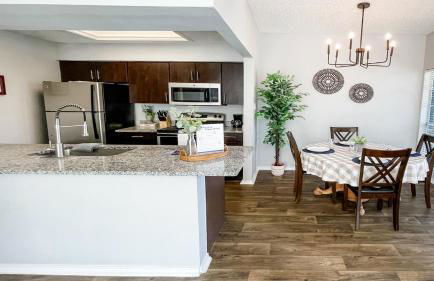 Pool View Escape - Near Shops & Dining - Foto 11