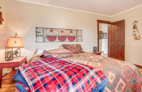 Hayward Home with Private Deck, Fire Pit and Kayak! - Foto 9