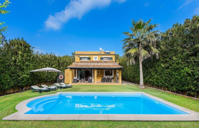 Holiday Home Near the Sea in Sa Marina - Foto 1