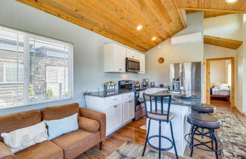 2 Mi to Rainbow Lake: Lovely Lakeside Tiny Home - Foto 6