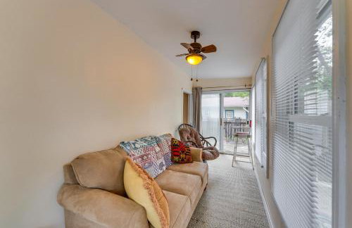 Pet-Friendly Home with Views of Lake Delavan! - Foto 29