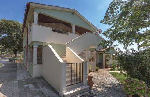 Cozy Apartment In Pilkovici With Wifi - Photo 29