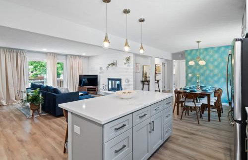 Spacious and Luxury Designed Ranch with Game Room - Foto 28