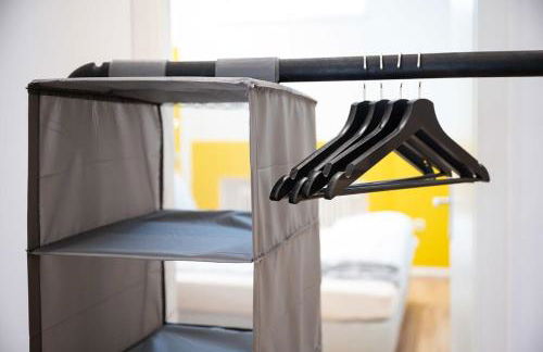 Big Central Apartment near Rotkreuzplatz with 3 BR for 12 PAX - Photo 18