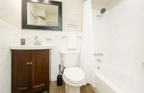 Saltwater Pool 2BR Near Galleria Walkable, Stylish & Central Marquee Uptown - Foto 13