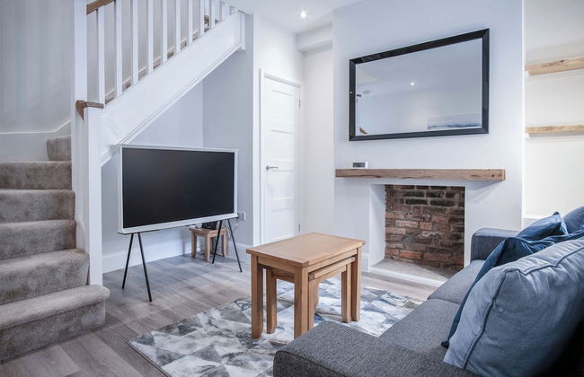 Fleet Street - 2 Bedroom - Swansea - Photo 24