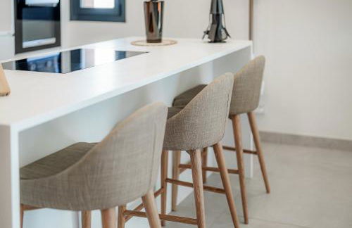 Villa Vida - Luxury Panorama Seaview Penthouse in Organic-Boho Design with Pool, Gym, Spa - Photo 16