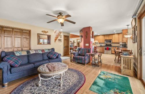 Family-Friendly 5BR House by the Lake - Foto 13