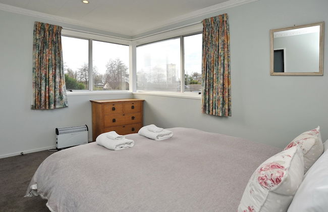 Charlesworth Villa - Photo 4