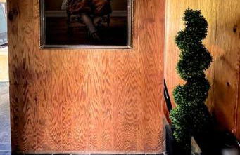 Swanky Mid-Modern Century-5 Decks-90 inch 4K Screen - Foto 8