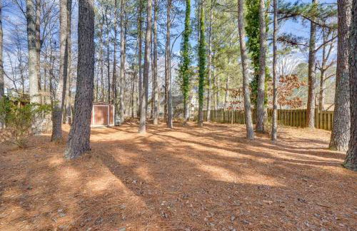 Petals and Pillows Getaway 1 Mi to Dtwn Wendell! - Foto 21