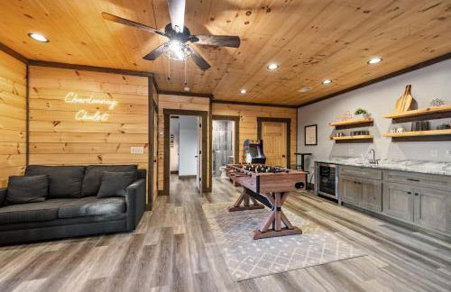 Chardonnay Chalet - Luxe Modern Chalet - Hot Tub, Wi-Fi, Fire Pit, Game Room, Amazing Deck - 15 min to Blue Ridge - Foto 7