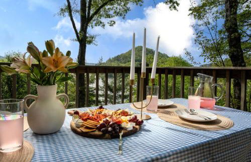 Stunning 4BR Retreat, Deck, Ping Pong, Near Marina - Foto 3