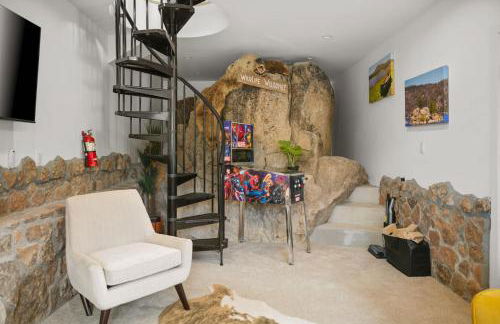 Luxe Lakefront with Hot Tub, Fire Pit, Game Room, Boat Dock - Foto 26