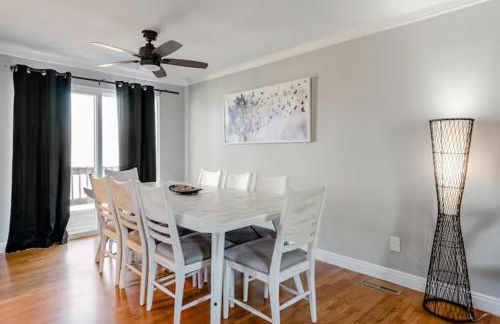 4 Bedrooms and 5 Beds with Game Room Only 5 min Drive to College and Perfect for Family's - Foto 8