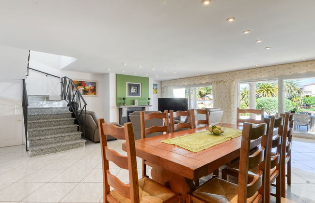 4 bedroom House in Castelló d'Empúries with private pool and garden - Photo 10