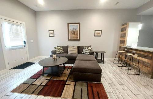 734 East Broadway, Unit 101 - Foto 25