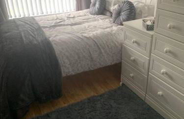 House - Sleeps 4 with Cozy Fireplace - Foto 24