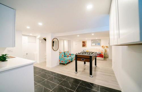 Modern 5BR DC Home Free Parking Steps from Metro Family-Friendly - Photo 14