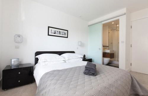 Luxury 2-bed Flat, Parking Near Tube and Emirates - Foto 24