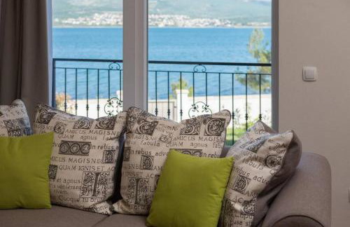 Seafront Villa Noah with heated pool - Foto 28