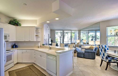 Waterfront Condo with Lanai and Views - Walk to Beach! - Photo 7