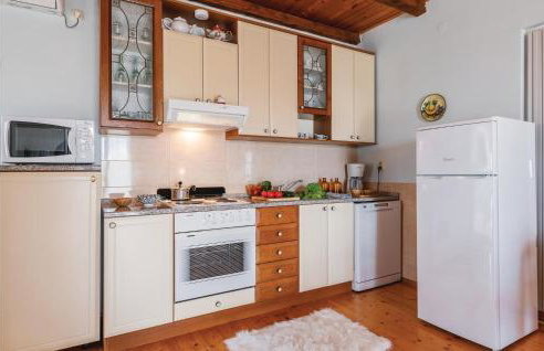 Beautiful Apartment In Hrboki With Wifi - Photo 27