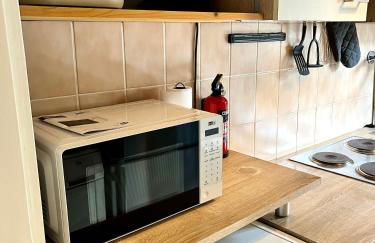 New fully equipped apartment with private parking space - Foto 9