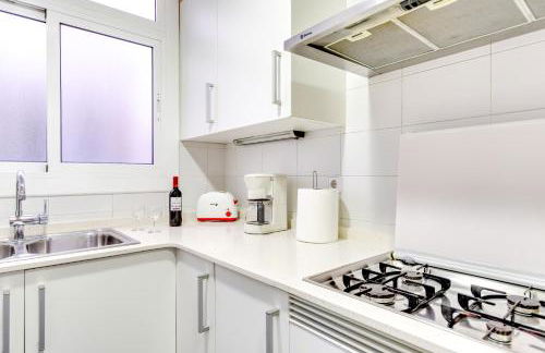 Spacious 4 Bedroom Apartment Fira BCN & Camp Nou - Foto 27